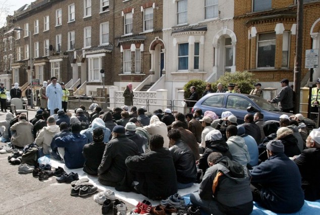 article-2633025-007CB57900000258-473_634x427