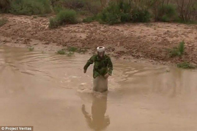 article-2721991-2072344100000578-404_634x422